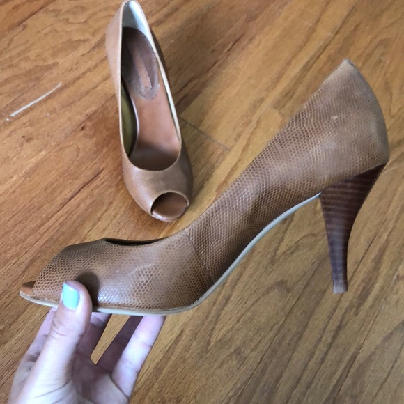 Banana republic leather heels - Picture 3 of 4